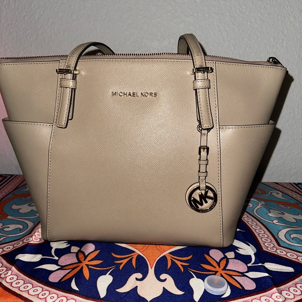 Michael Kors Purse Tan Medium Size